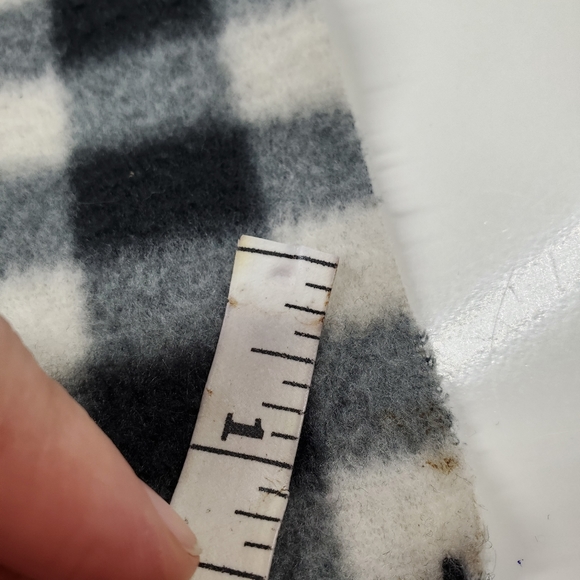 Black and White Checkered Fleece Scarf - Picture 5 of 12